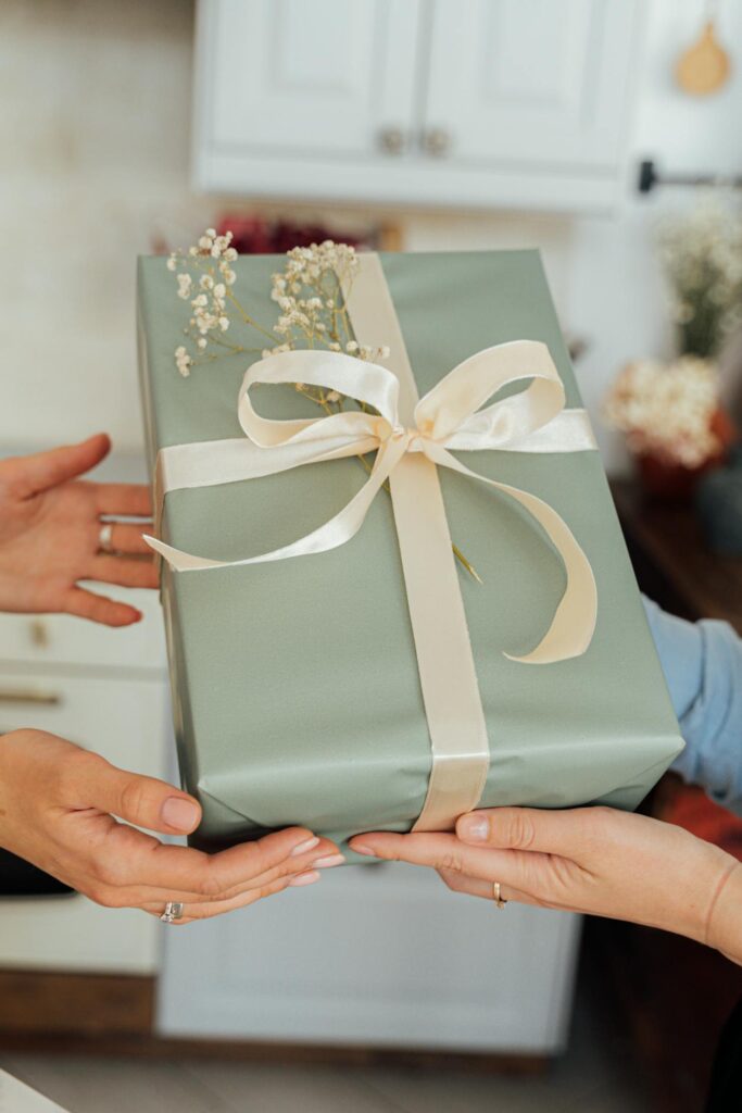 unique wedding perfume favors - lifestyle